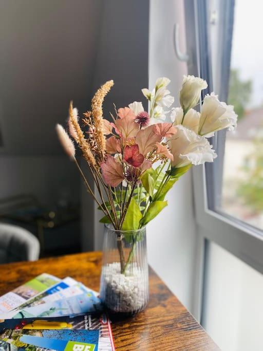 Gemutliches, Stadtnahes 2-Zimmer Apartment Mit Netflix Bielefeld Luaran gambar