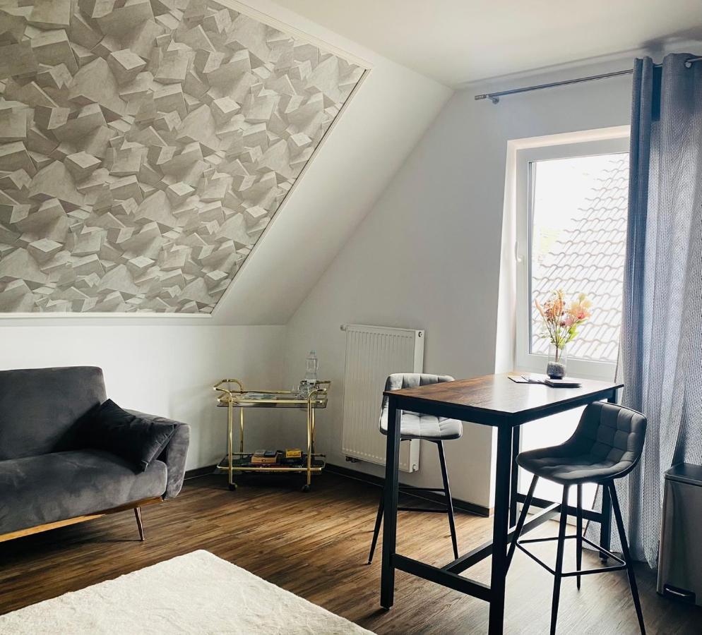 Gemutliches, Stadtnahes 2-Zimmer Apartment Mit Netflix Bielefeld Luaran gambar
