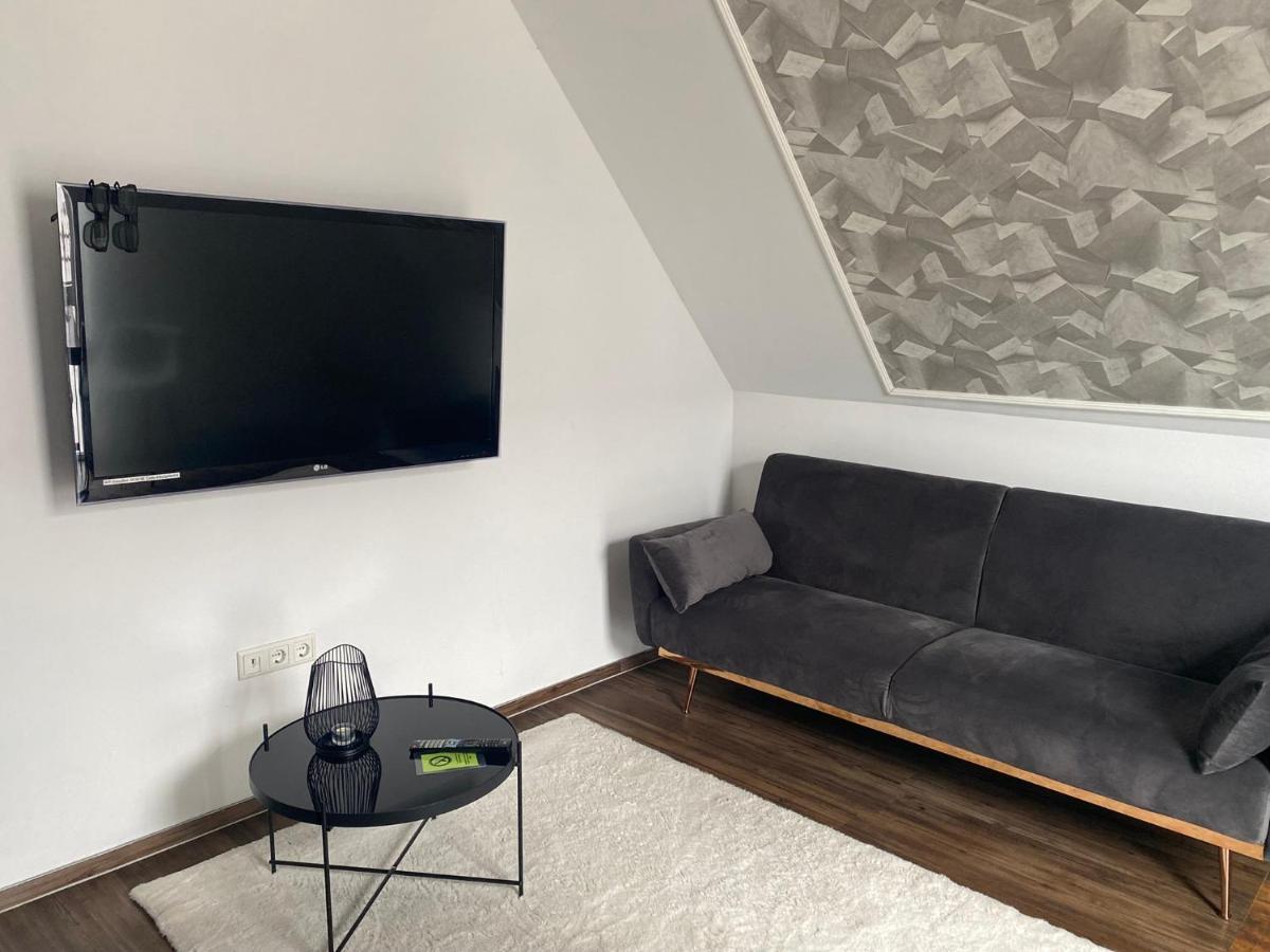 Gemutliches, Stadtnahes 2-Zimmer Apartment Mit Netflix Bielefeld Luaran gambar